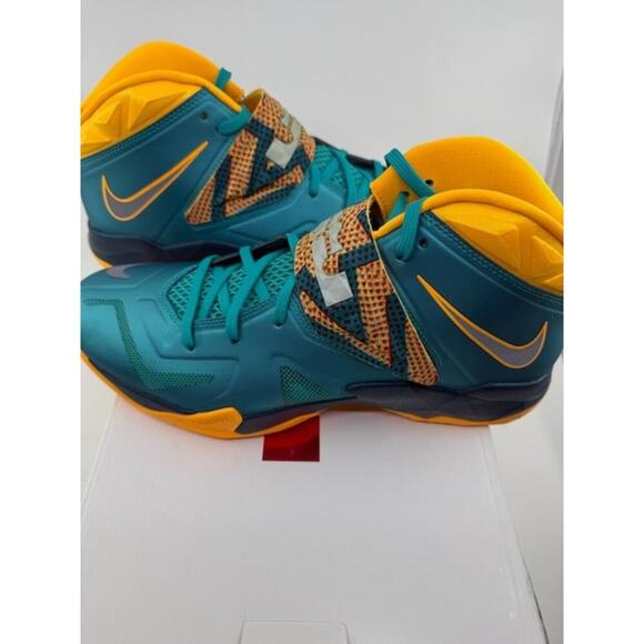NEW Nike Zoom LeBron Soldier 7 Basketball Shoes 599264-308 Green Mens Size 12 main image 4